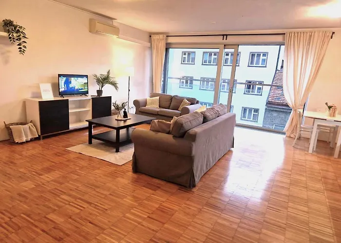 Spacious Apartment Near City Center With Balcony And Garage Parking